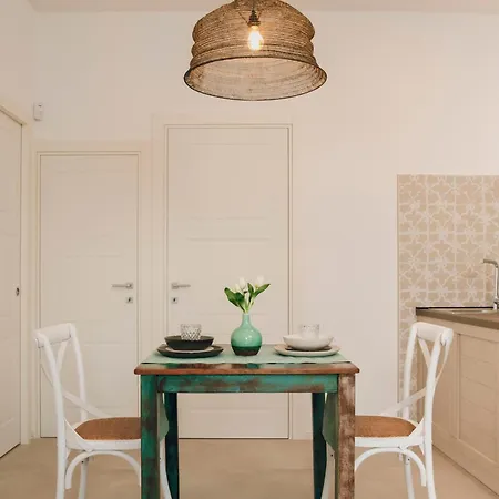 San Lorenzo Apartment *